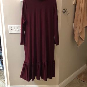 Dainty Jewell’s Burgundy Midi Dress